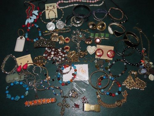Costume jewelry lot no - pc,